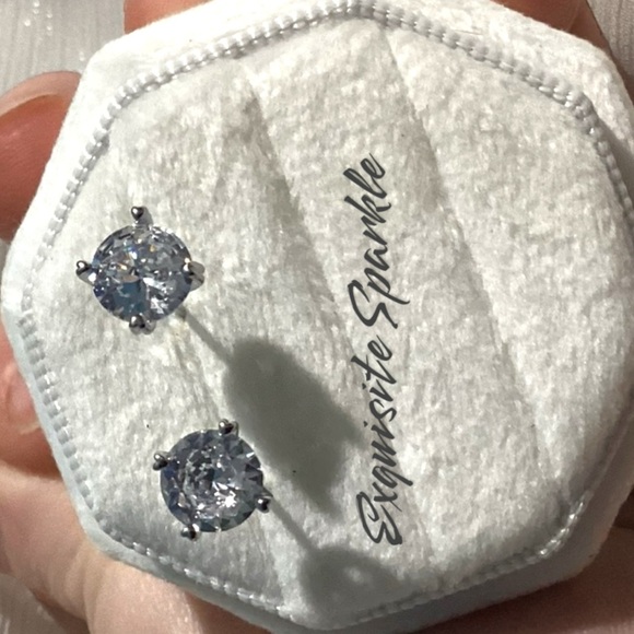 💖Silver Filled Brilliant Cut Heart Prong Diamond (Lab) Stud Earrings - Picture 15 of 17